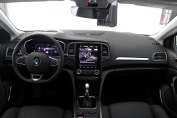 S0-renault-presente-la-megane-4-restylee-avec-moteur-hybride-rechargeable-621960.jpg